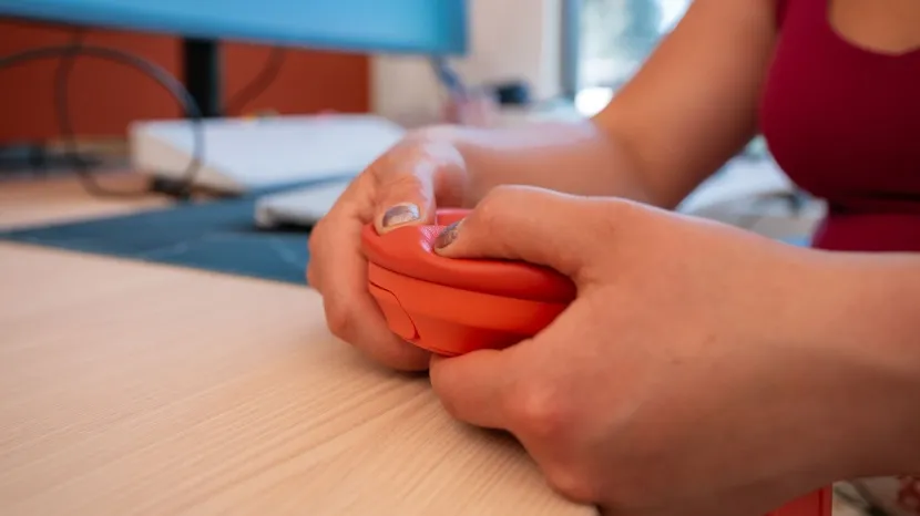 the earcups are thickly padded to minimize pressure points and...