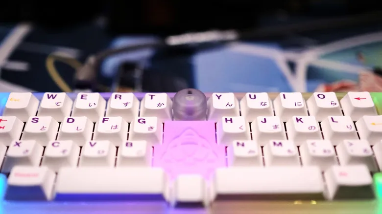Katana layout keyboard with knob up top showing lighting with board
