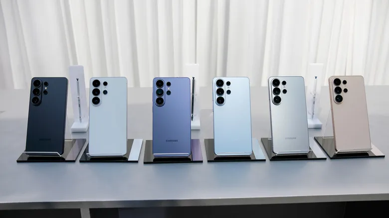 all the Galaxy S26 Ultra phones side by side showing the color options at the Unpacked event