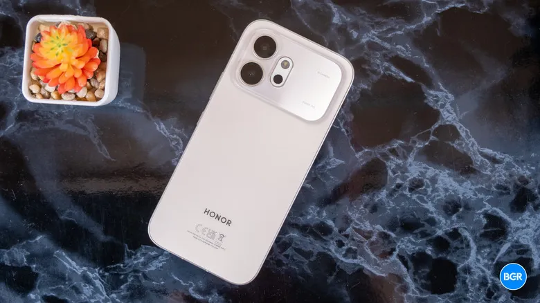 Back of the Honor 600